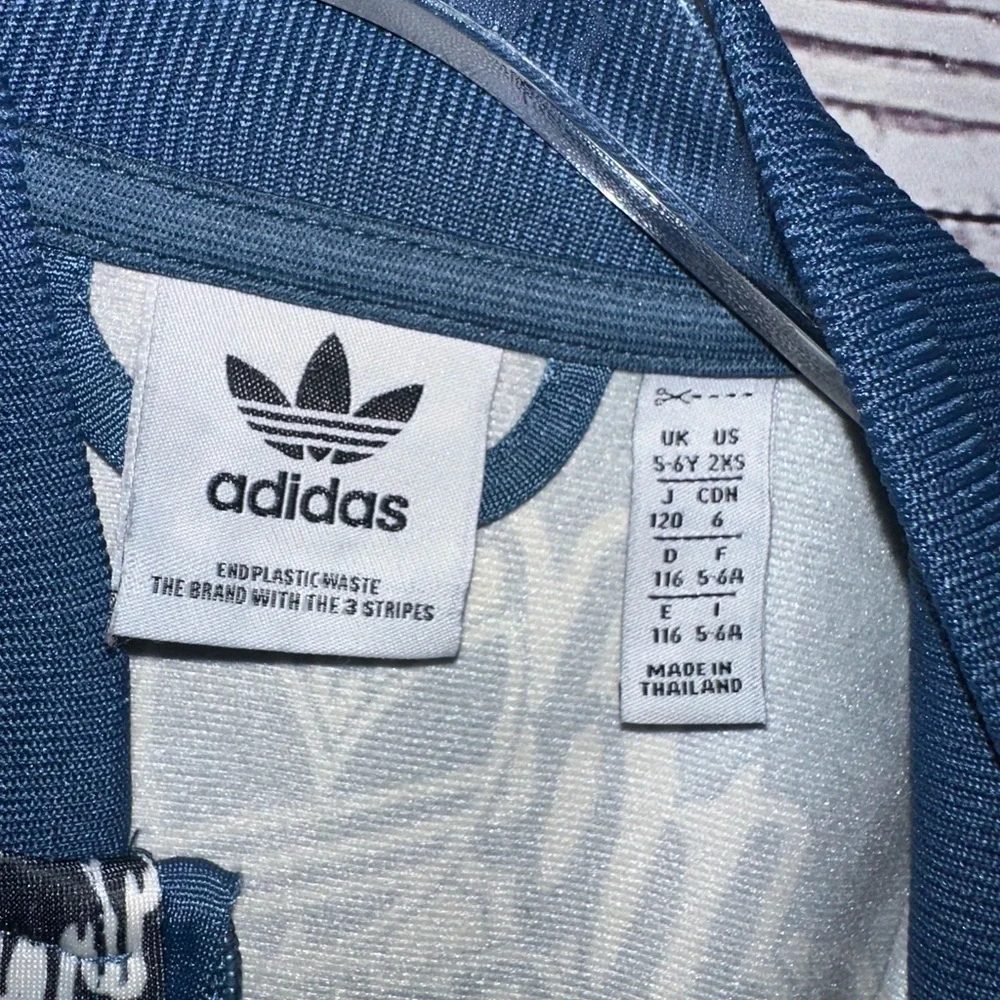 Adidas Kids Blue Graphic Jacket Size 5-6 Years